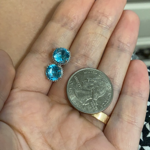 NEW 925 Sterling silver Diamond Stud Earrings - Picture 7 of 7